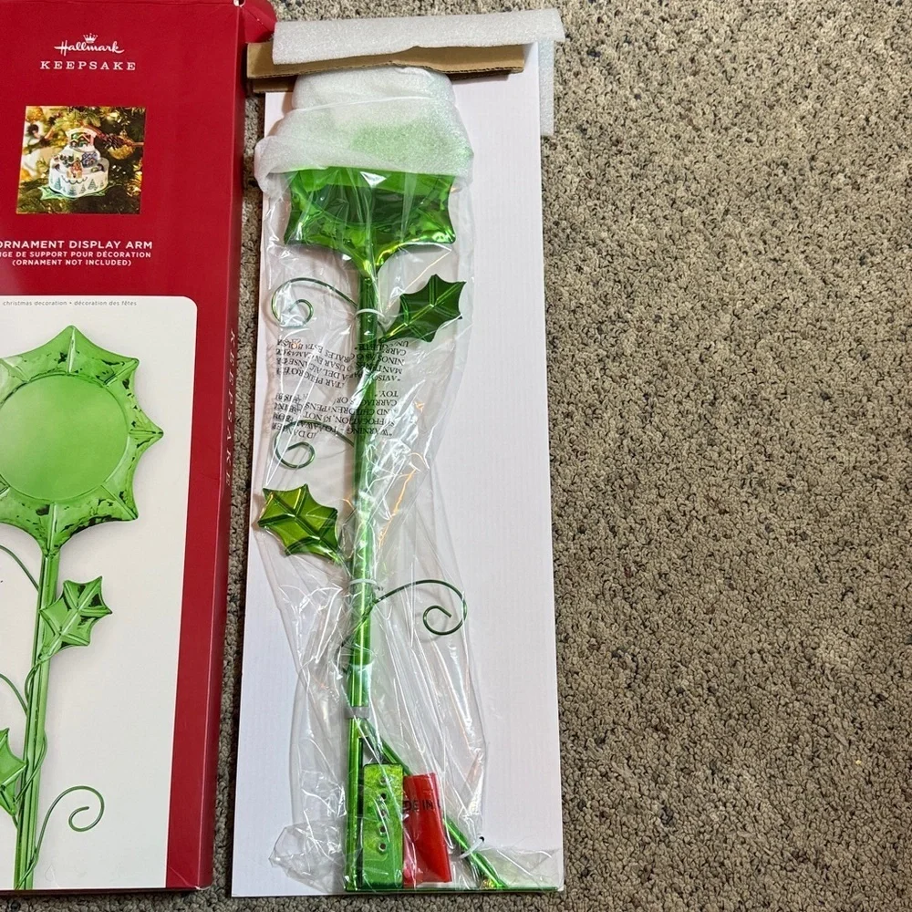 Hallmark Keepsake Ornament Display Arm - Green Leaf Design NIB